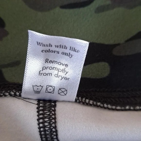 Fleo Women's Green Camouflage Athletic Shorts - Picture 4 of 4